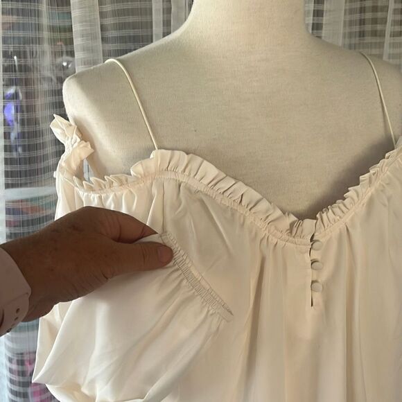 NWT Leith Nordstrom Off The Shoulder Long Sleeve Flowy Ivory Top Small - Picture 7 of 11